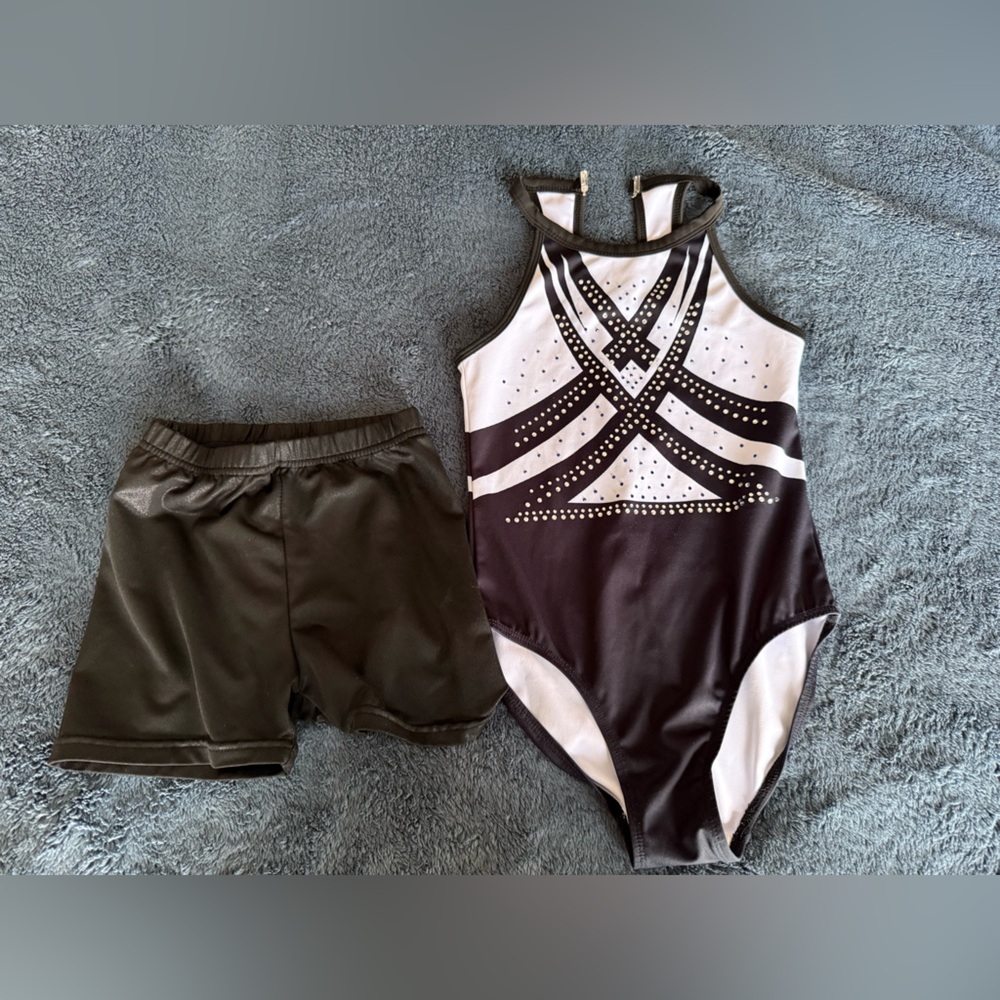 Girls’ gymnastics outfit with gems size 8-9T